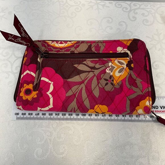 Vera Bradley Floral Quilted Wallet With Zip Closure - Picture 4 of 5